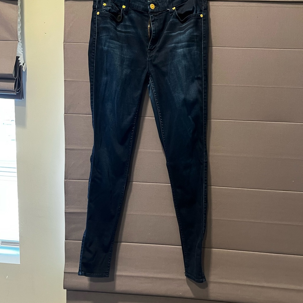 7FAM HIGH WAIST SKINNY- sooo comfy and stretchy